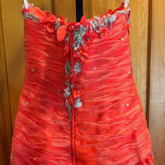 Tony Bowls Le Gala Strapless/One Shoulder/Or with Straps Formal/Prom Dress - Picture 6 of 16